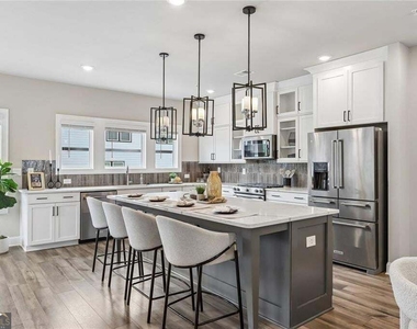 1037 Knoxboro Lane - Photo Thumbnail 16