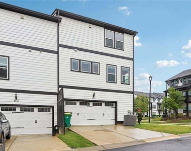 1037 Knoxboro Lane - Photo Thumbnail 6