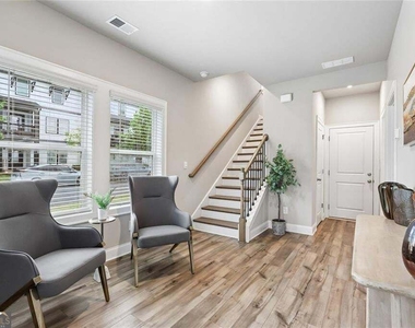 1037 Knoxboro Lane - Photo Thumbnail 2