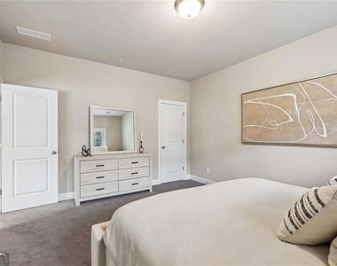 1037 Knoxboro Lane - Photo Thumbnail 20