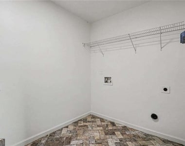 312 W Downing Court - Photo Thumbnail 20