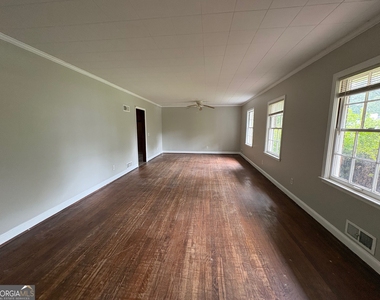 7 Lindberg Street - Photo Thumbnail 2