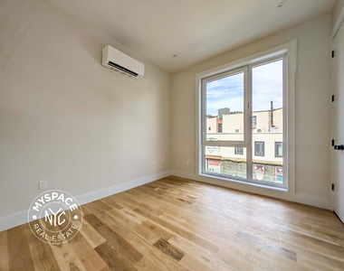 323 Eckford Street - Photo Thumbnail 13