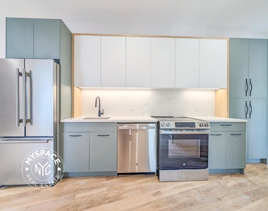 323 Eckford Street - Photo Thumbnail 5