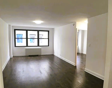 5th Avenue and 15th Street - Photo Thumbnail 2