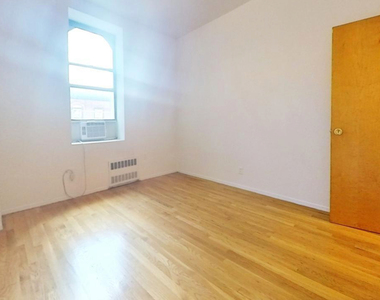 1297 Lexington Avenue - Photo Thumbnail 5