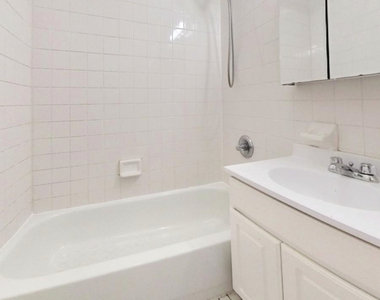 1297 Lexington Avenue - Photo Thumbnail 10
