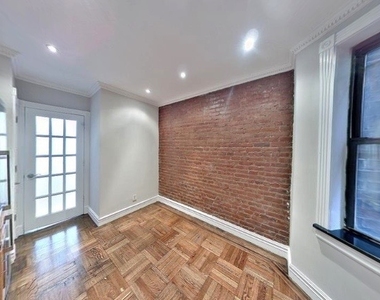 East 23rd Street and 3rd Avenue  - Photo Thumbnail 2