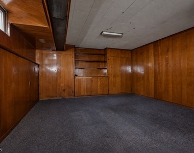 209 Academy St - Photo Thumbnail 17