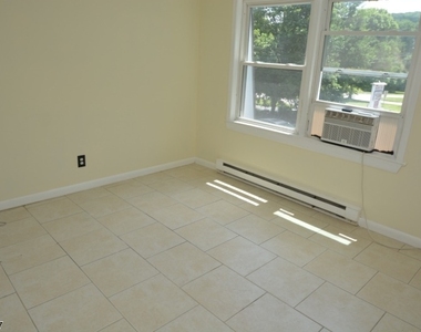 14 Oak Ridge Rd - Photo Thumbnail 8