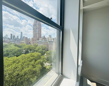 West 81st Street - Photo Thumbnail 6