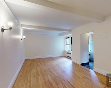 95 Christopher Street - Photo Thumbnail 2