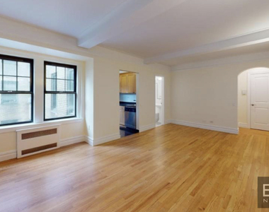 95 Christopher Street - Photo Thumbnail 1