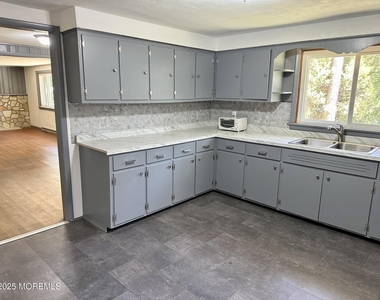 135 S Main Street - Photo Thumbnail 9