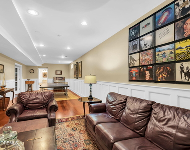 317 Worthington Avenue - Photo Thumbnail 15
