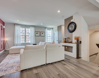 220 Anchor Way - Photo Thumbnail 11