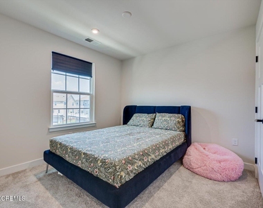 220 Anchor Way - Photo Thumbnail 34