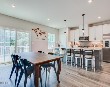 220 Anchor Way - Photo Thumbnail 17