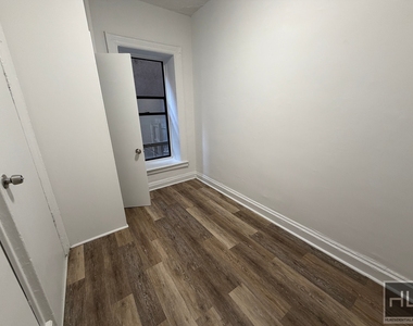 York Avenue - Photo Thumbnail 5