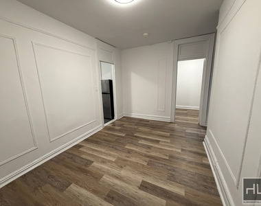 York Avenue - Photo Thumbnail 2