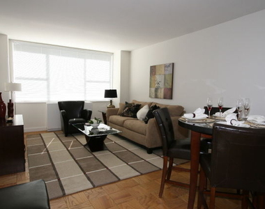 York Avenue - Photo Thumbnail 1