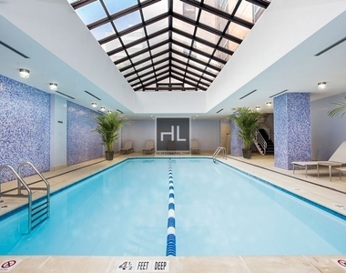 East 58th Street - Photo Thumbnail 8