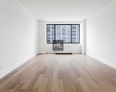 East 58th Street - Photo Thumbnail 1