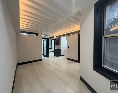 East 58 Street - Photo Thumbnail 1