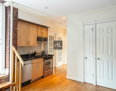 East 13 Street - Photo Thumbnail 3