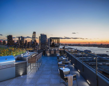 West 57th Street - Photo Thumbnail 4