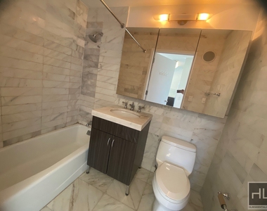 West 37th Street - Photo Thumbnail 4