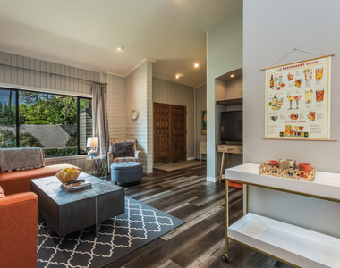 4525 N 66th Street - Photo Thumbnail 5