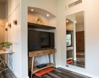 4525 N 66th Street - Photo Thumbnail 8