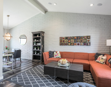 4525 N 66th Street - Photo Thumbnail 9