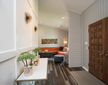 4525 N 66th Street - Photo Thumbnail 3