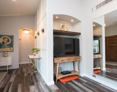 4525 N 66th Street - Photo Thumbnail 10