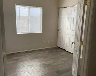 14199 W Clarendon Avenue - Photo Thumbnail 6