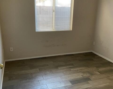 14199 W Clarendon Avenue - Photo Thumbnail 7