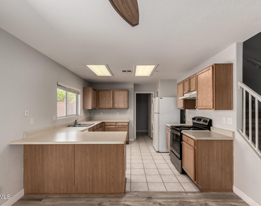 8888 E Garden Drive - Photo Thumbnail 9