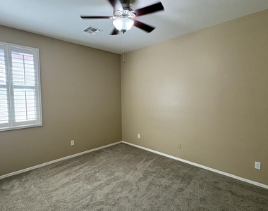 16953 W Limestone Drive - Photo Thumbnail 28