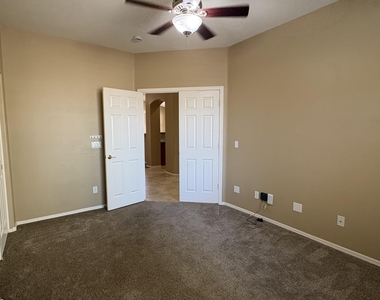 16953 W Limestone Drive - Photo Thumbnail 25