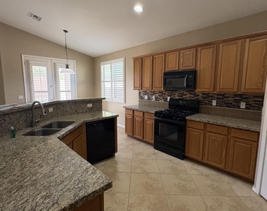 16953 W Limestone Drive - Photo Thumbnail 18