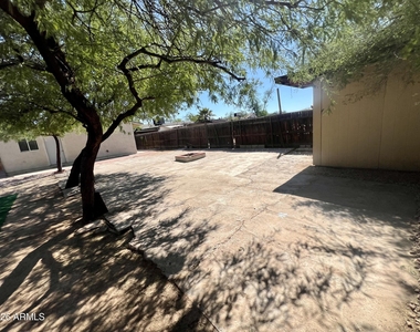 9622 N 12th Avenue - Photo Thumbnail 22