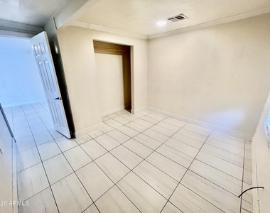 9622 N 12th Avenue - Photo Thumbnail 13