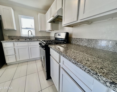 9622 N 12th Avenue - Photo Thumbnail 6