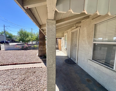 9622 N 12th Avenue - Photo Thumbnail 3