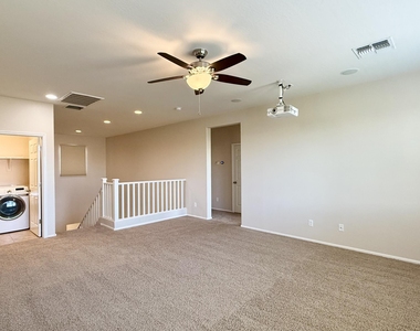 1095 E Rojo Way - Photo Thumbnail 9