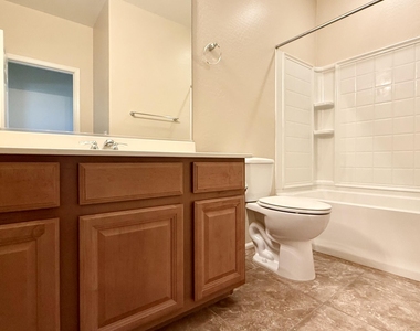 1095 E Rojo Way - Photo Thumbnail 7