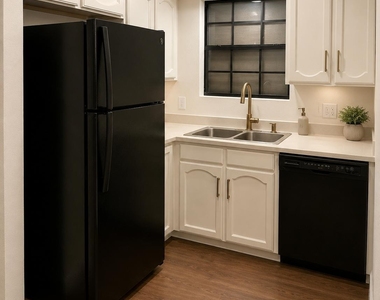 4238 E Everett Drive - Photo Thumbnail 8