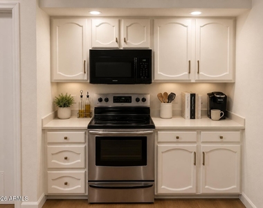4238 E Everett Drive - Photo Thumbnail 12